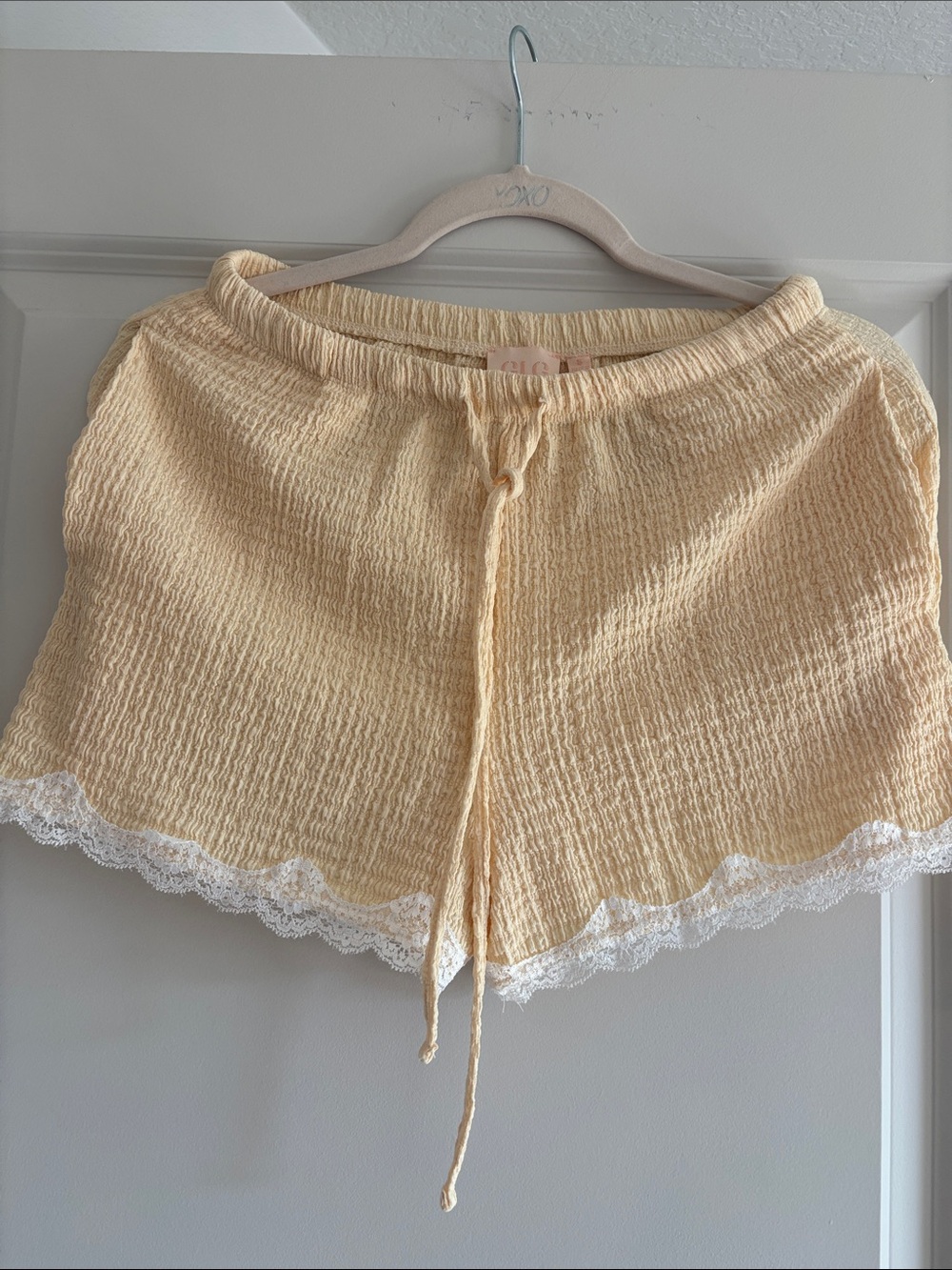 NEVER WORN Good Luck Gem Cream Lace-Trimmed Women’s Shorts